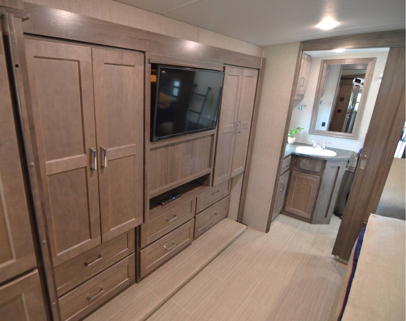 A photo of this 2022 Winnebago ADVENTURER 36Z
