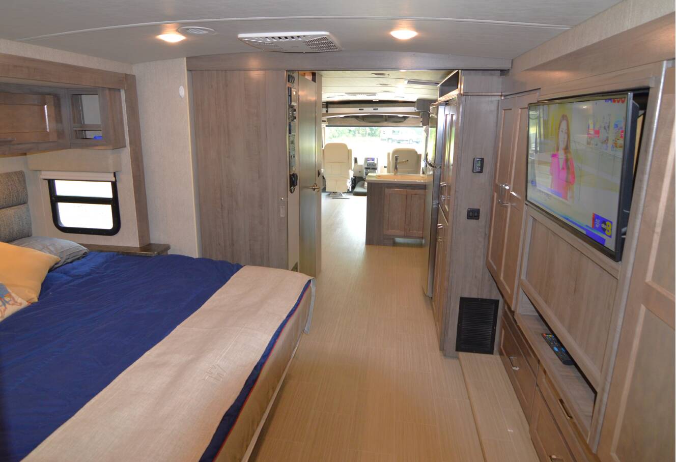 A photo of this 2022 Winnebago ADVENTURER 36Z