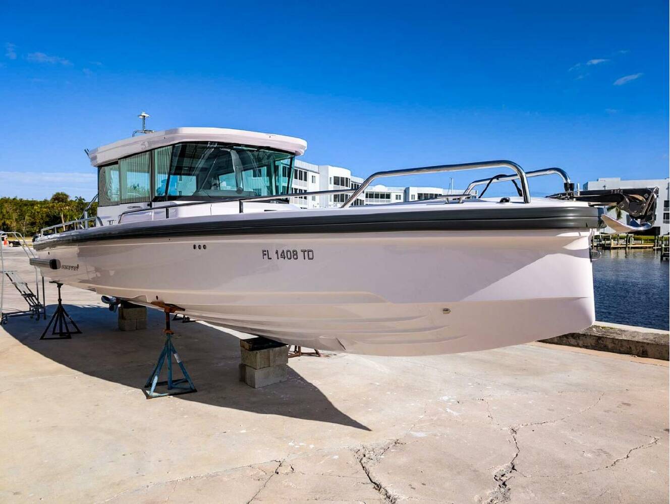 A photo of this 2022 Axopar 28 CABIN
