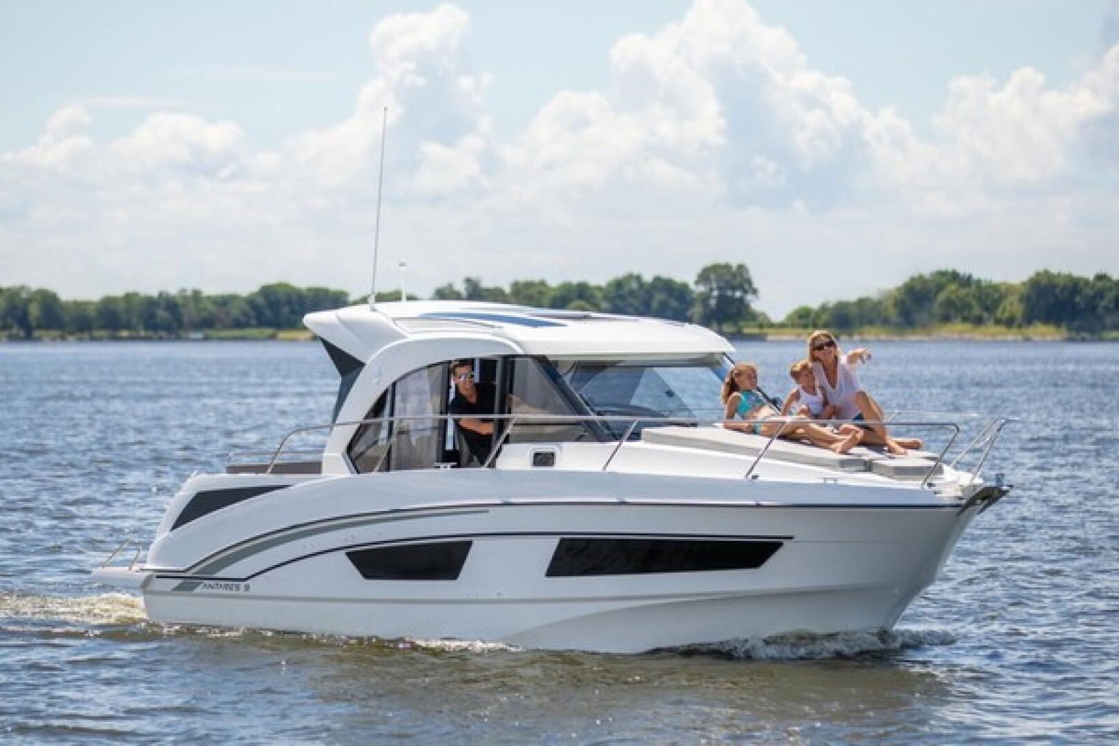 2025 Beneteau Antares 9 in fort lauderdale FL