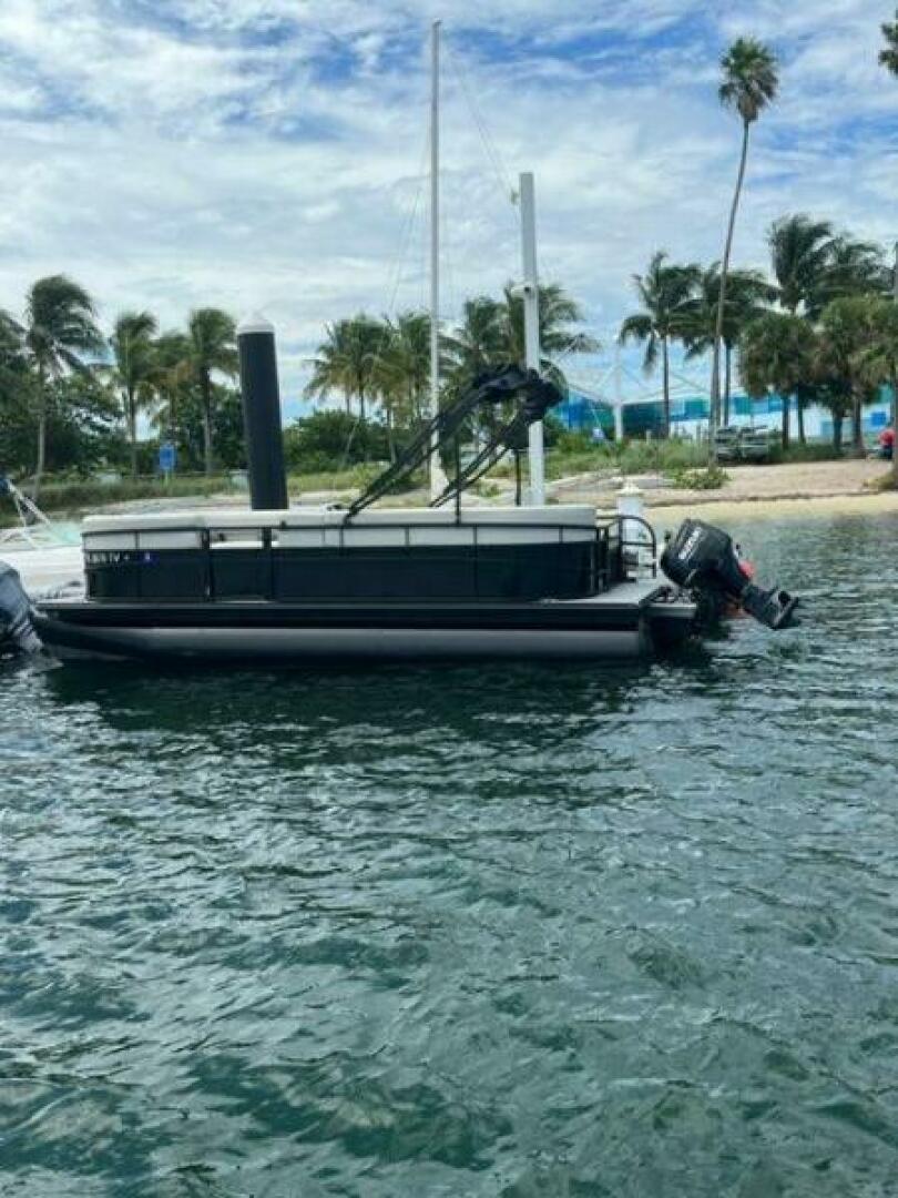 2024 Vision WX Tritoon in fort lauderdale FL