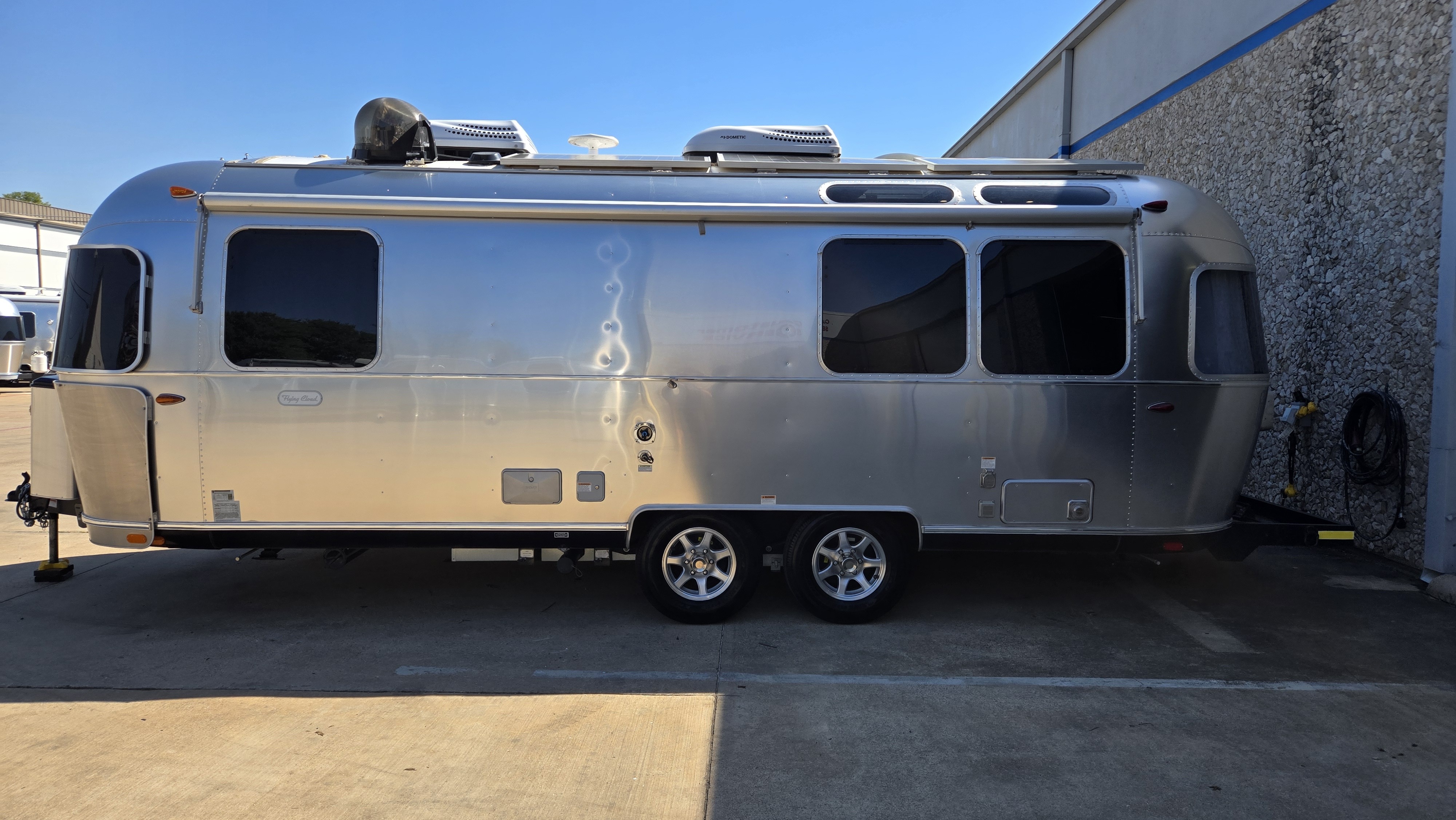 2022 Airstream FLYING CLOUD 25FB in the colony TX