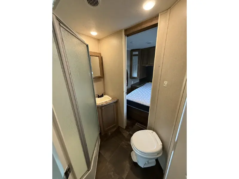 2015 SHASTA REVERE 31RE