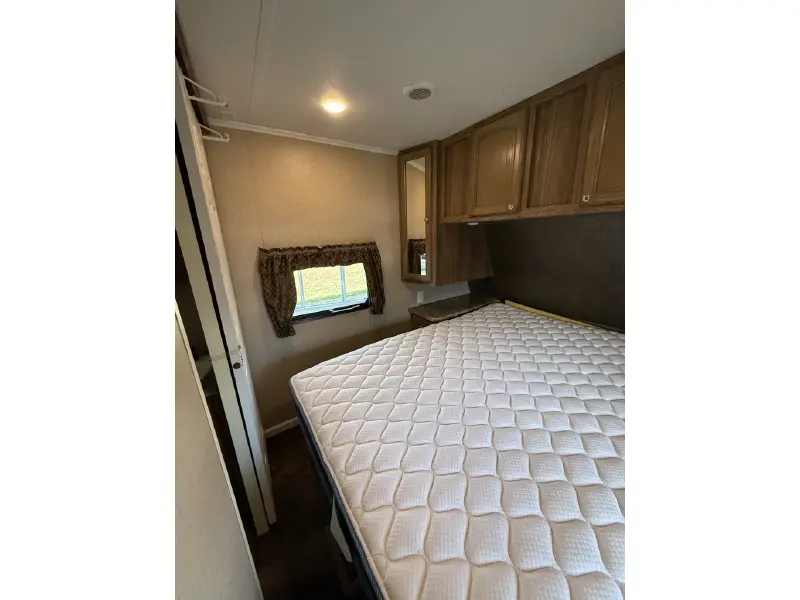 2015 SHASTA REVERE 31RE