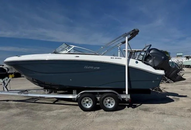 2026 Hurricane Boats SunDeck 2050 OB SD 2600 OB in new smyrna beach FL