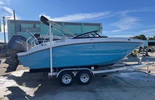 2026 Hurricane Boats SunDeck 2050 OB SD 2600 OB in new smyrna beach FL