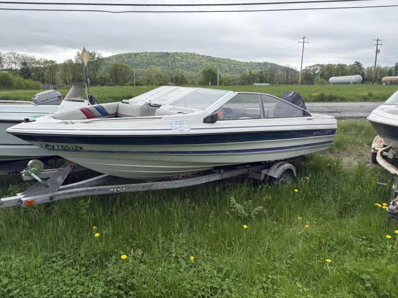1987 Bayliner Boats Capris in fairlee VT