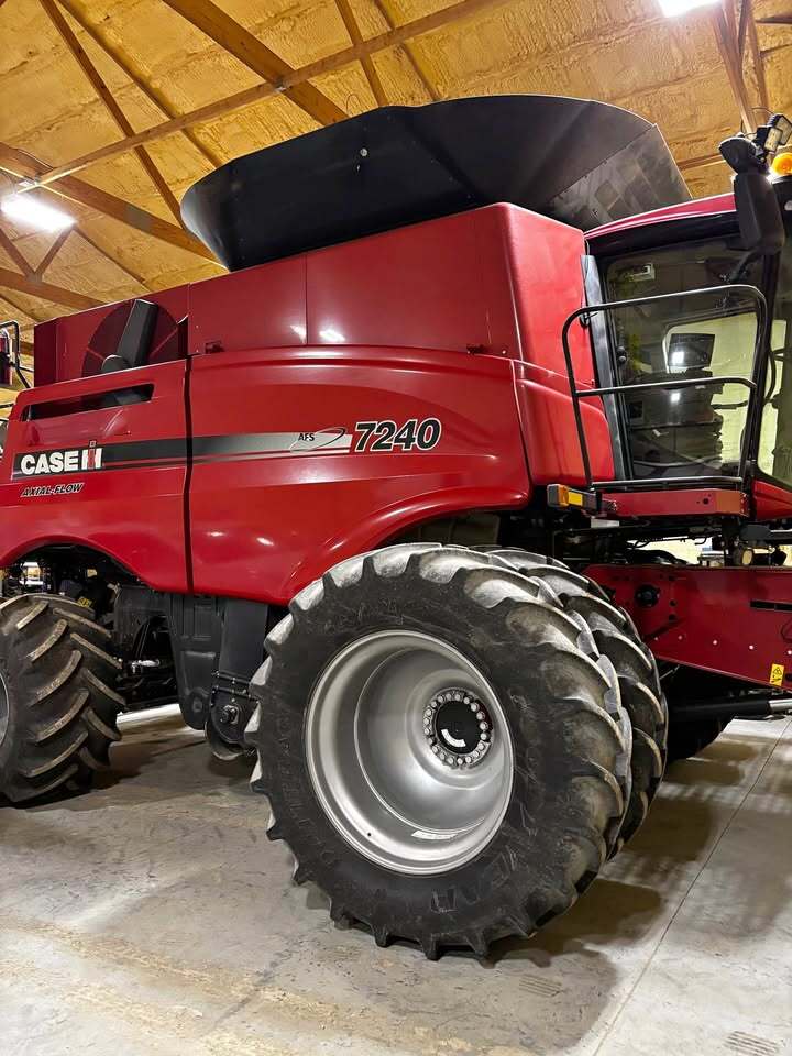 2016 CASE IH 7240 in Malvern, IA