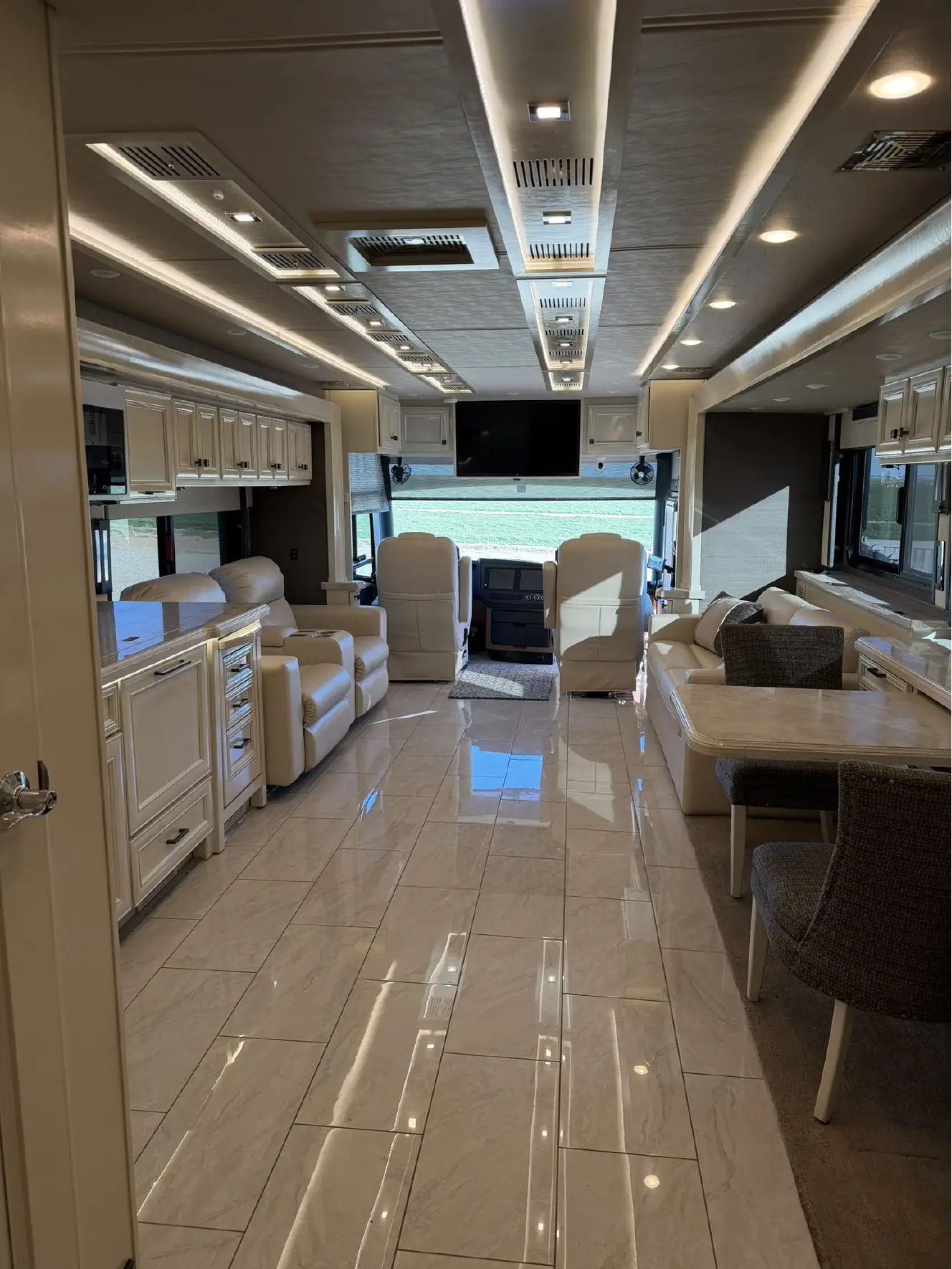 A photo of this 2021 Tiffin Motorhomes Allegro Bus 45 OPP