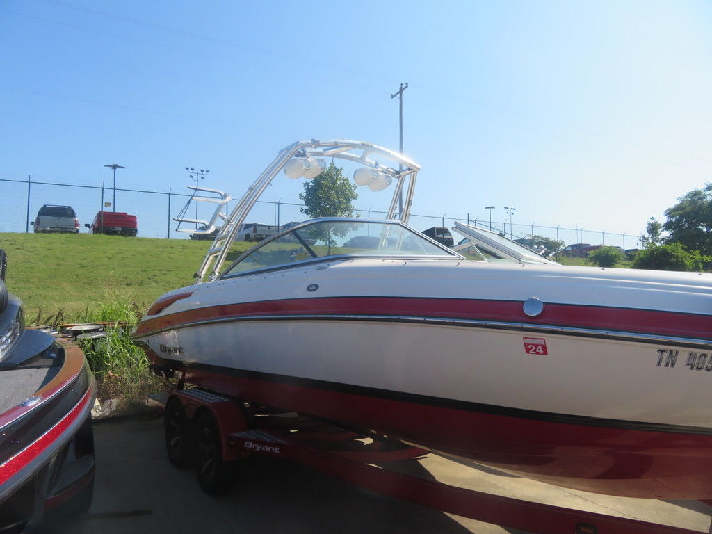 2012 Bryant Boats 246 in southaven MS