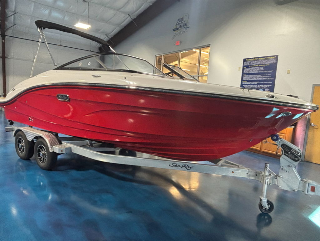 2026 Sea Ray 210 SPX Bowrider Boat boat