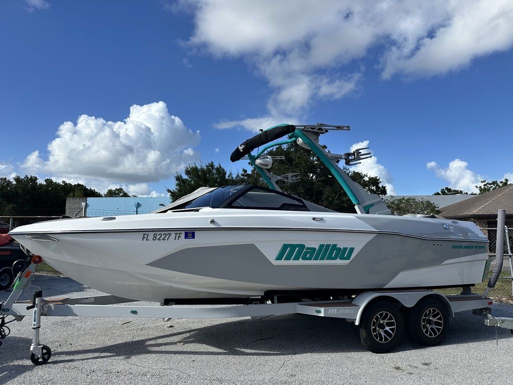 2022 Malibu Boats 23 LSV in lake placid FL