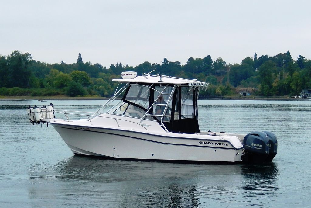 2001 Grady White 265 Express Walk Around Fishing Boat boat
