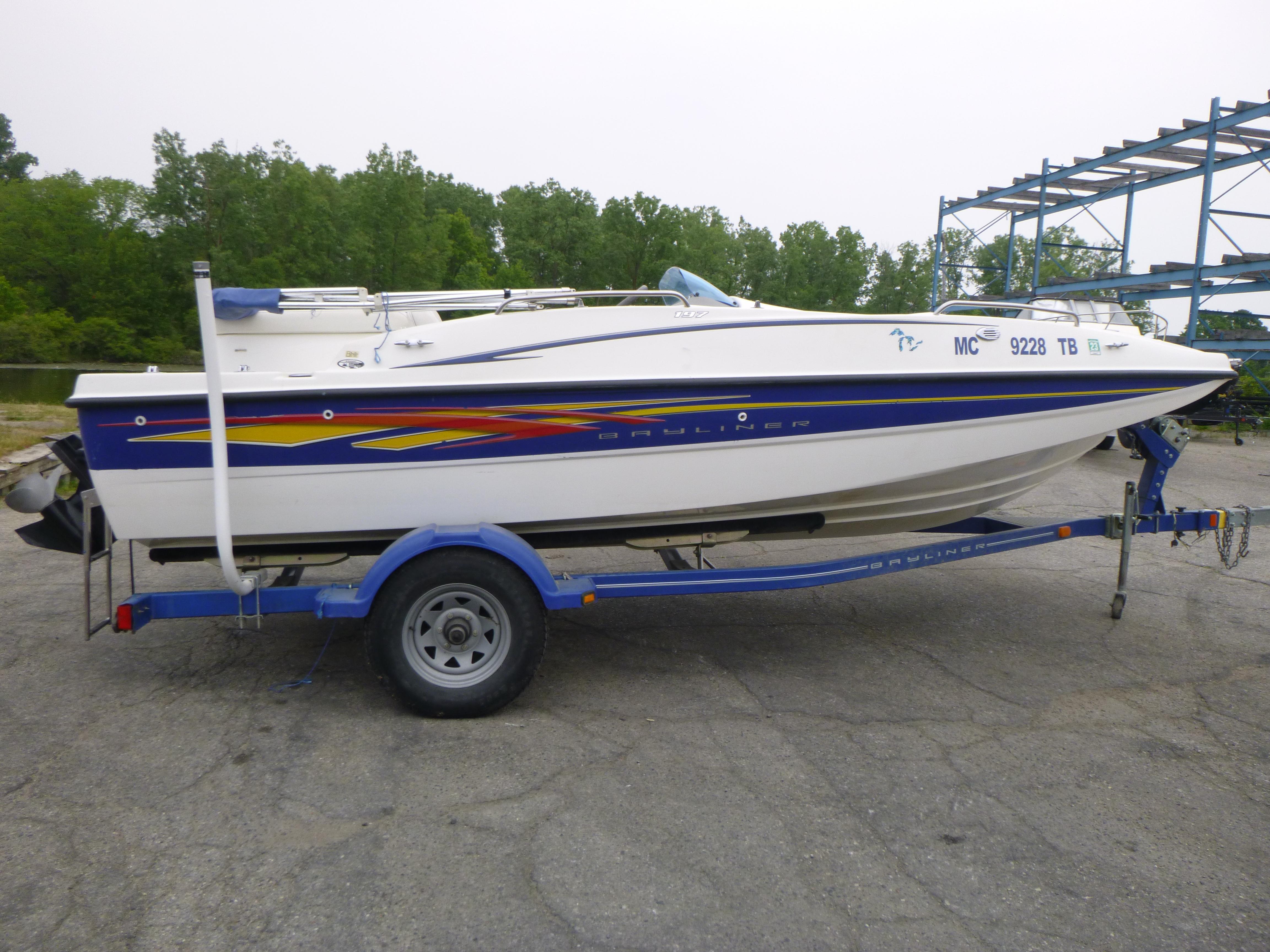 2007 Bayliner 197 Deck Boat in lansing MI