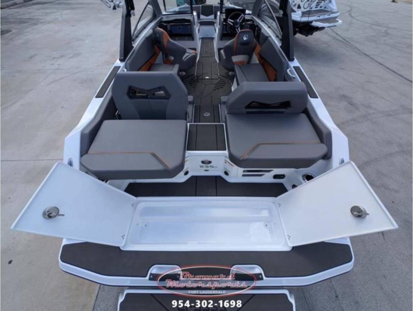 A photo of this 2026 Scarab 235 LX Wake