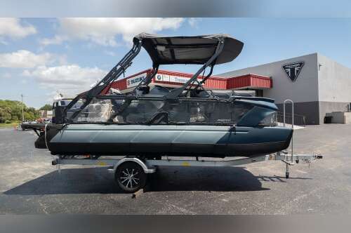 2026 Sea-Doo Switch Cruise Limited 21 - 300 hp - Double Bimini Galv in hobe sound FL
