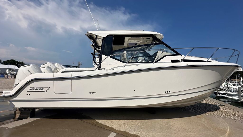 2026 Boston Whaler 325 Conquest 405 in hampton bays NY