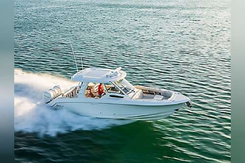 2027 Boston Whaler 350 Realm in hampton bays NY