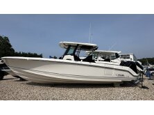 Boston Whaler 330 Outrage Review image