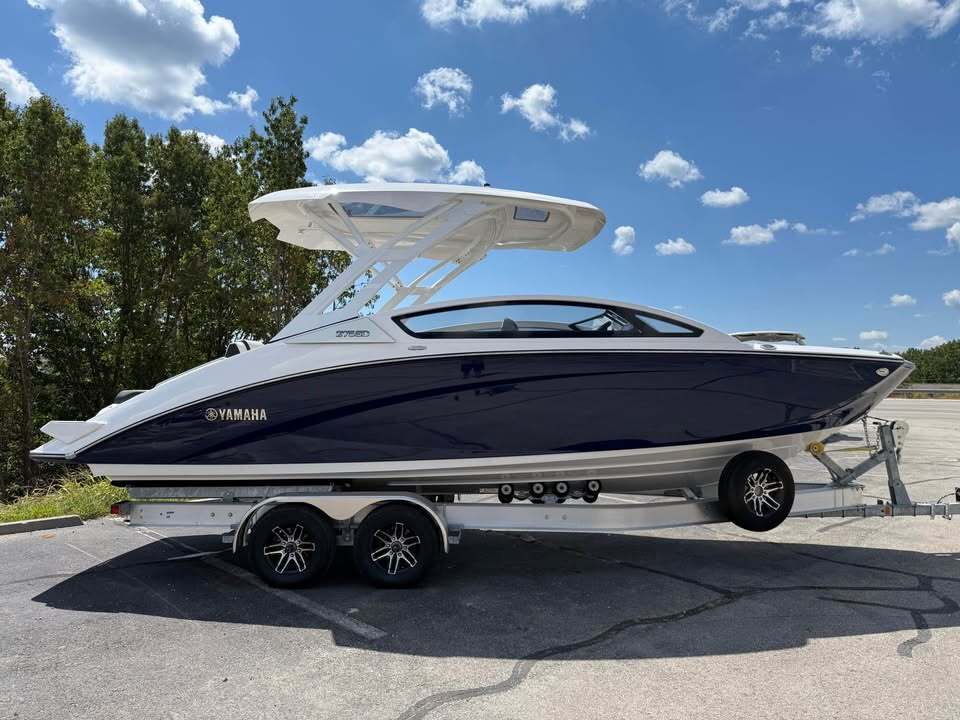 2026 Yamaha Boat 275SD in branson west MO