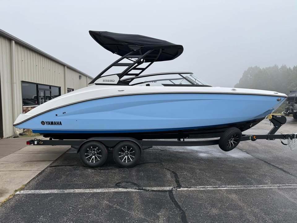 2026 Yamaha Boat 252SD in branson west MO