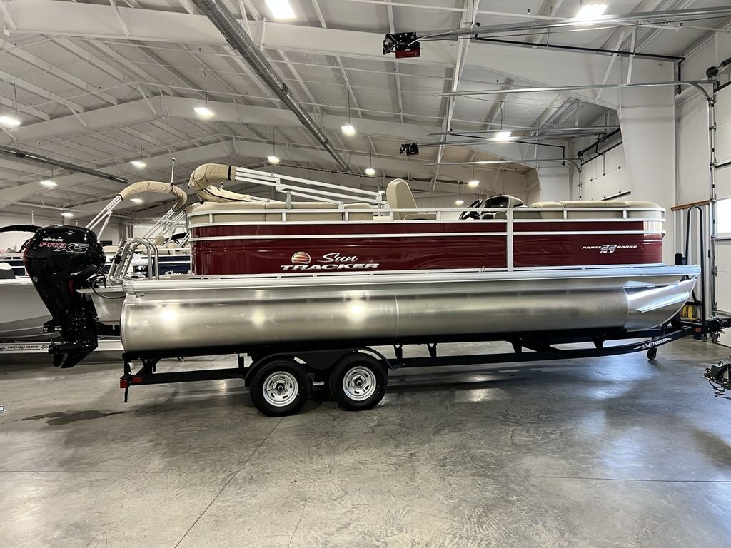2025 Sun Tracker Party Barge® 22 RF DLX Pontoon Boat boat