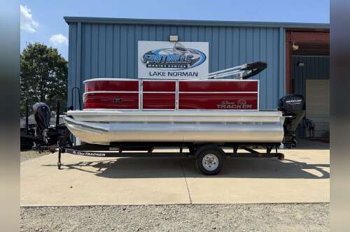 2026 Sun Tracker Party Barge® 16 DLX 22 RF XP3 in mooresville NC