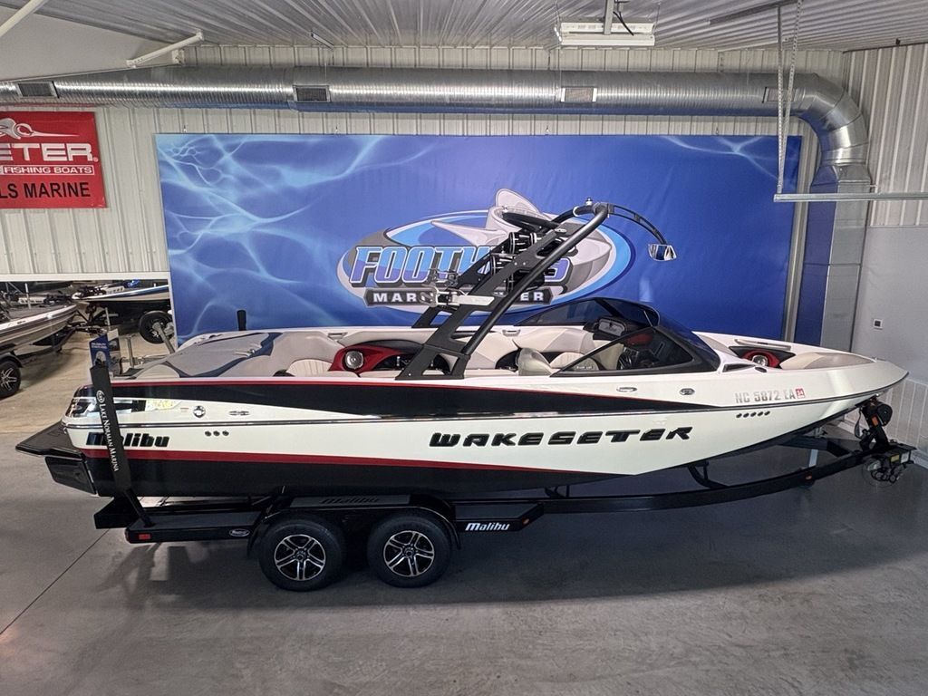 2015 Malibu Boats 247 LSV in morganton NC
