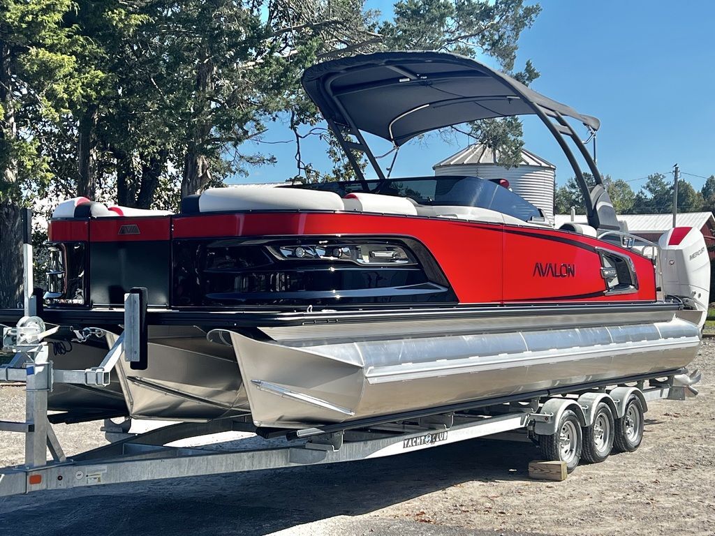 2025 Avalon Excalibur LTD 25' Twin Quad Lounge Windshield - Triple  Other boat