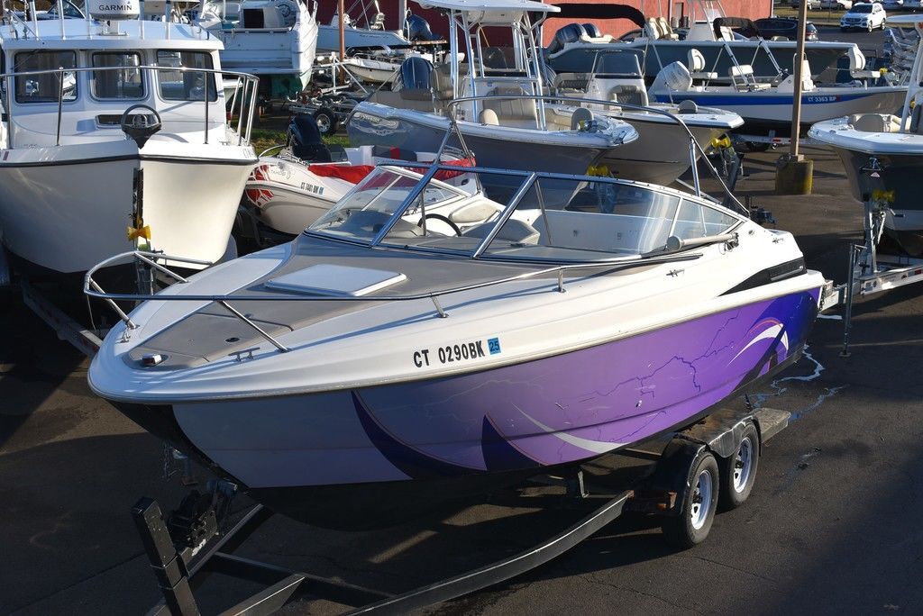 1999 Maxum 2300SC in east haven CT