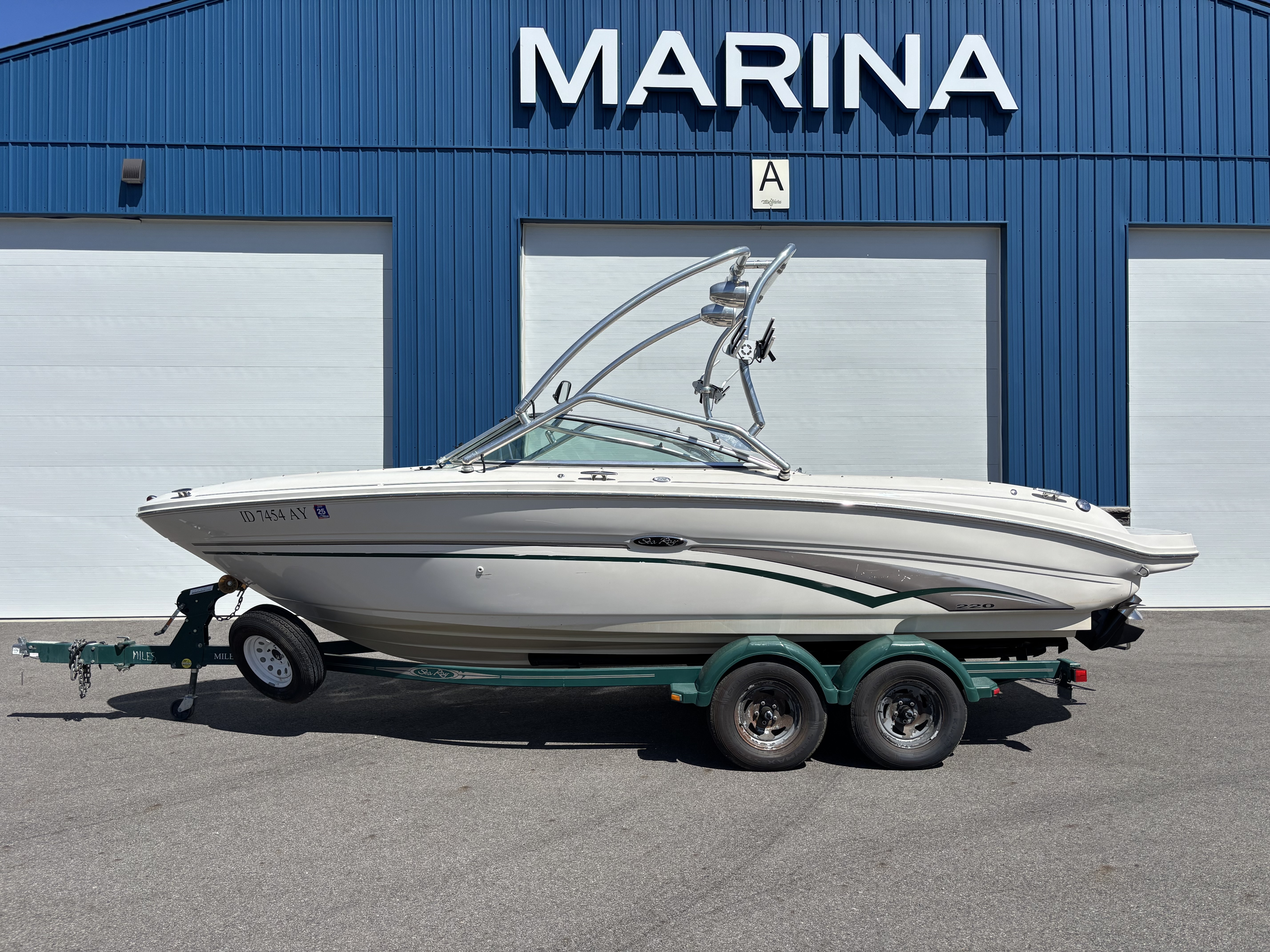 2002 Sea Ray 220 in hayden ID