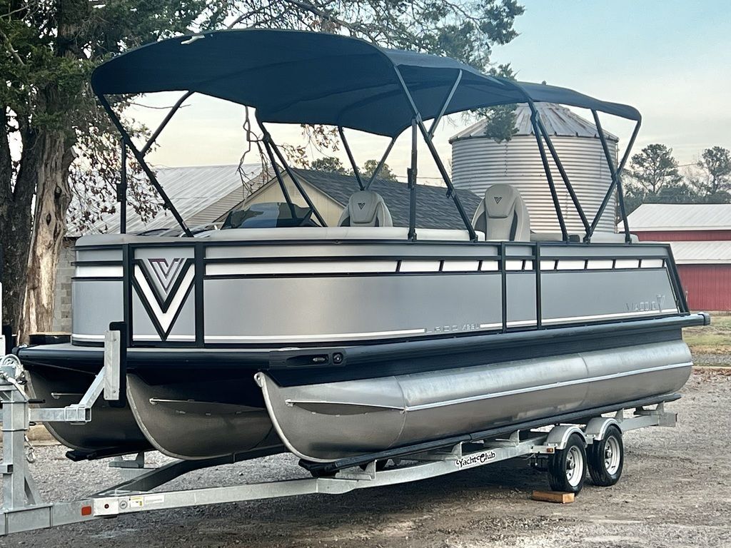 2025 Viaggio Lago X 22' U Quad Lounge Triple-Toon X24U in petersburg VA