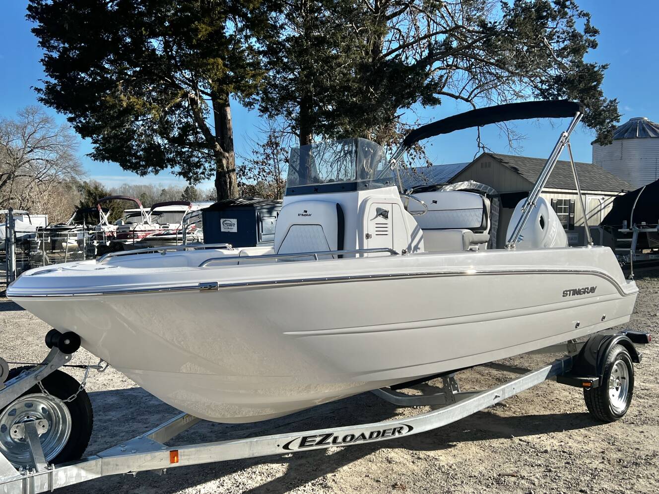 A photo of this 2026 Stingray 173 CC