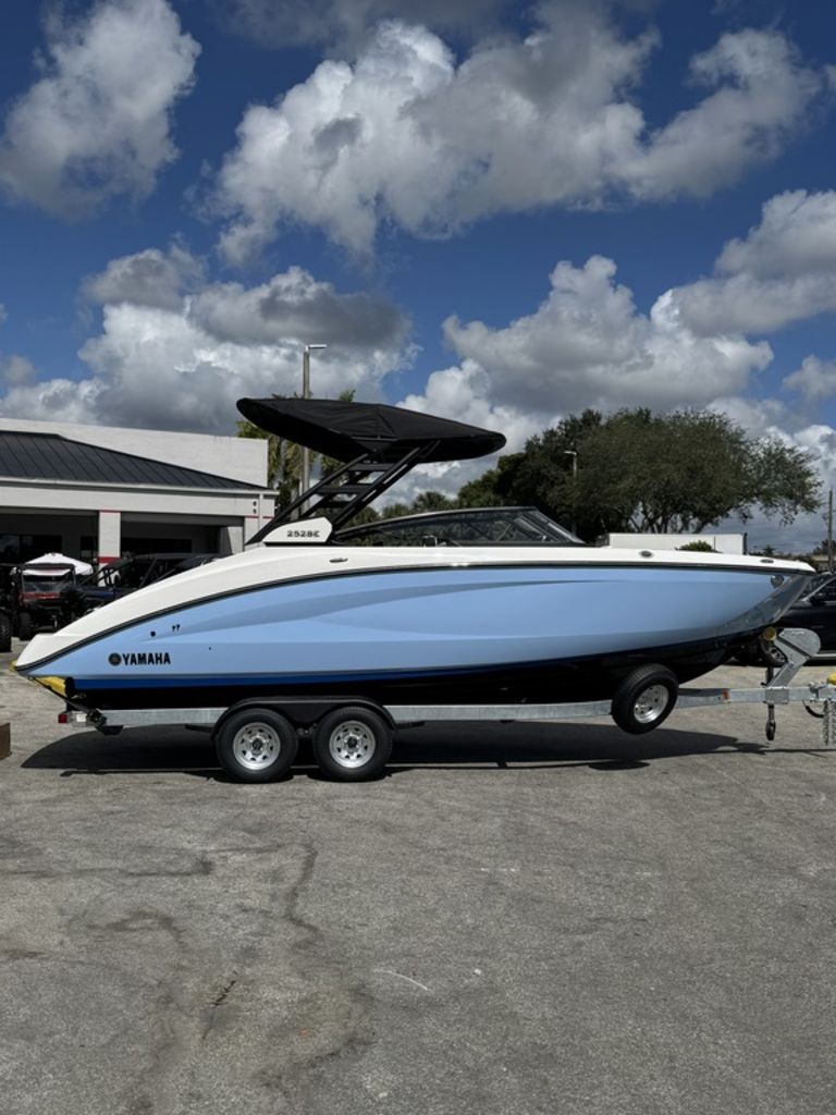 2026 Yamaha Boats 252SE in hollywood FL