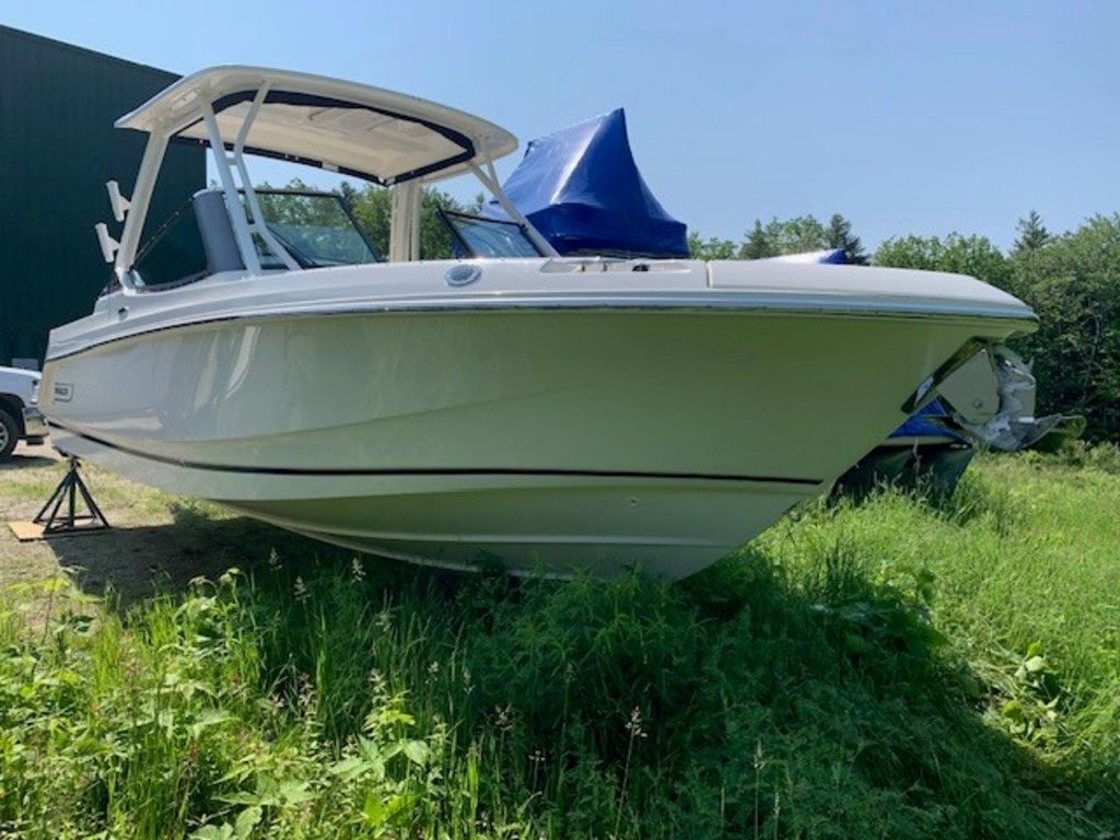 2025 Boston Whaler 240 VANTAGE in meredith NH