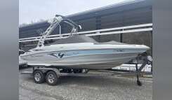 2022 Crownline 220SS SURF Runabout Boat boat