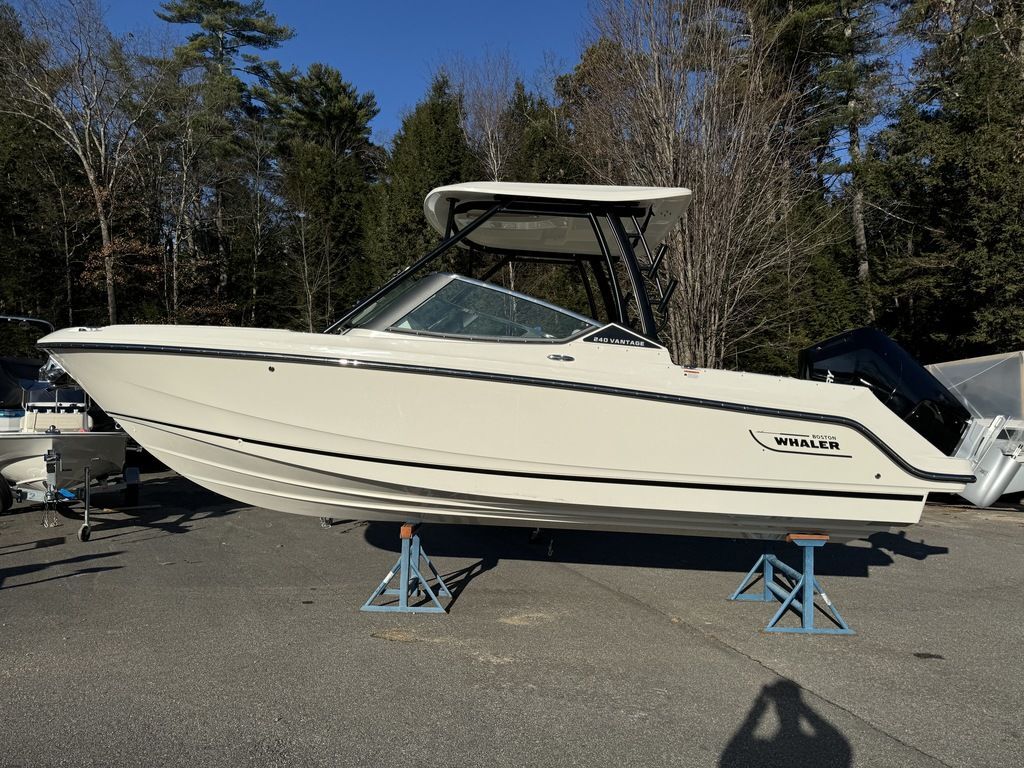 2024 Boston Whaler 240 VANTAGE in meredith NH