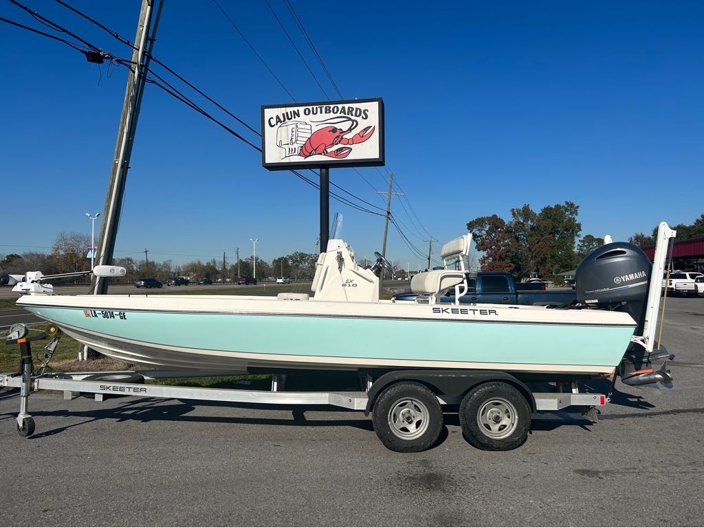 2016 Skeeter SX 210 Bay Boat boat