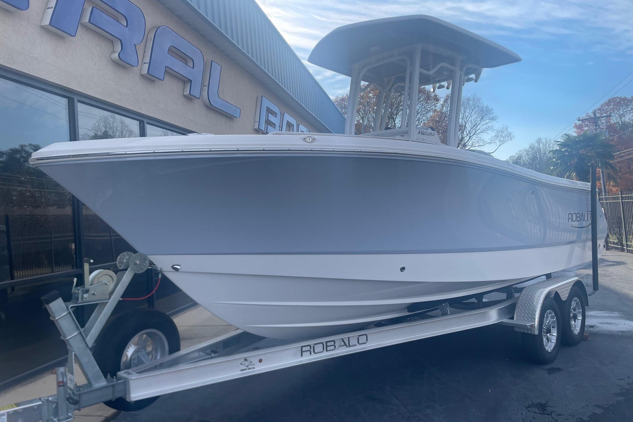 2024 Robalo R230 Center Console NAN in north carolina NC