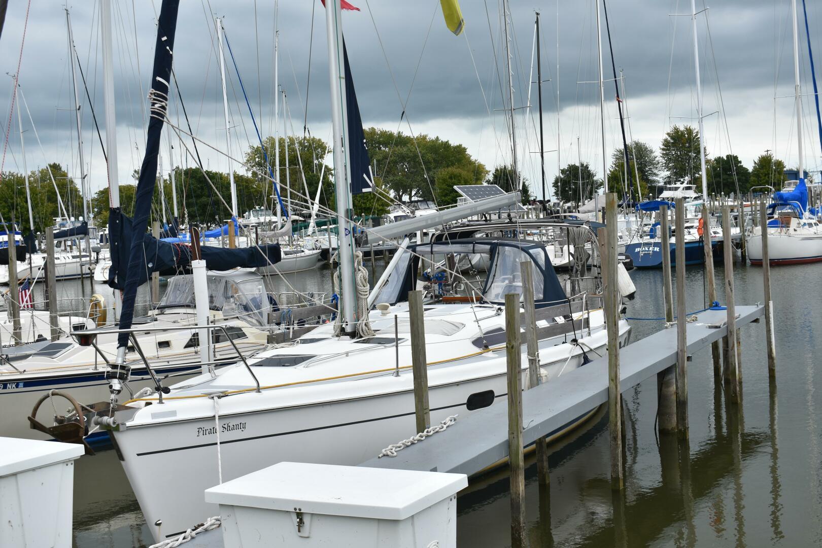 2003 Hunter 386 Cruiser and Racer Boat boat