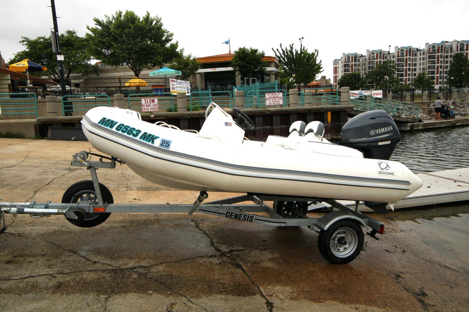 2022 Zodiac Yachtline 360 DL NEO Rigid Inflatable Boat boat