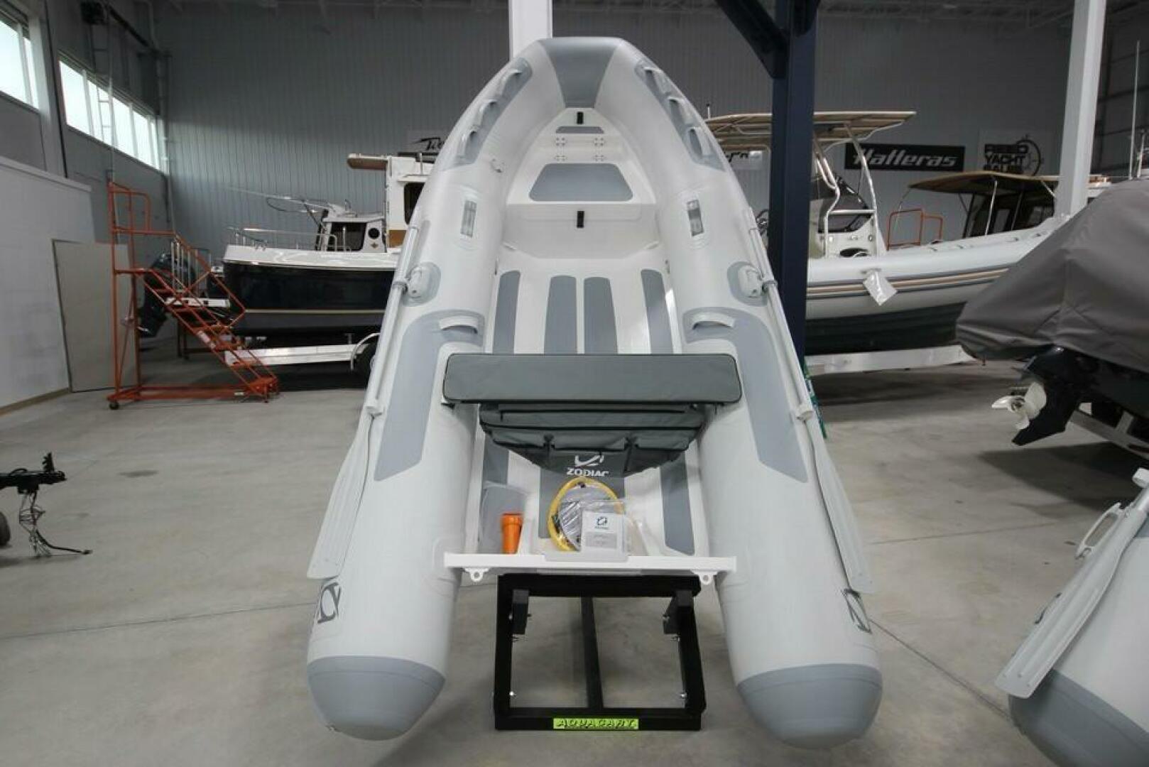 2023 Zodiac Cadet 330 DL RIB ALU PVC 390 in racine WI