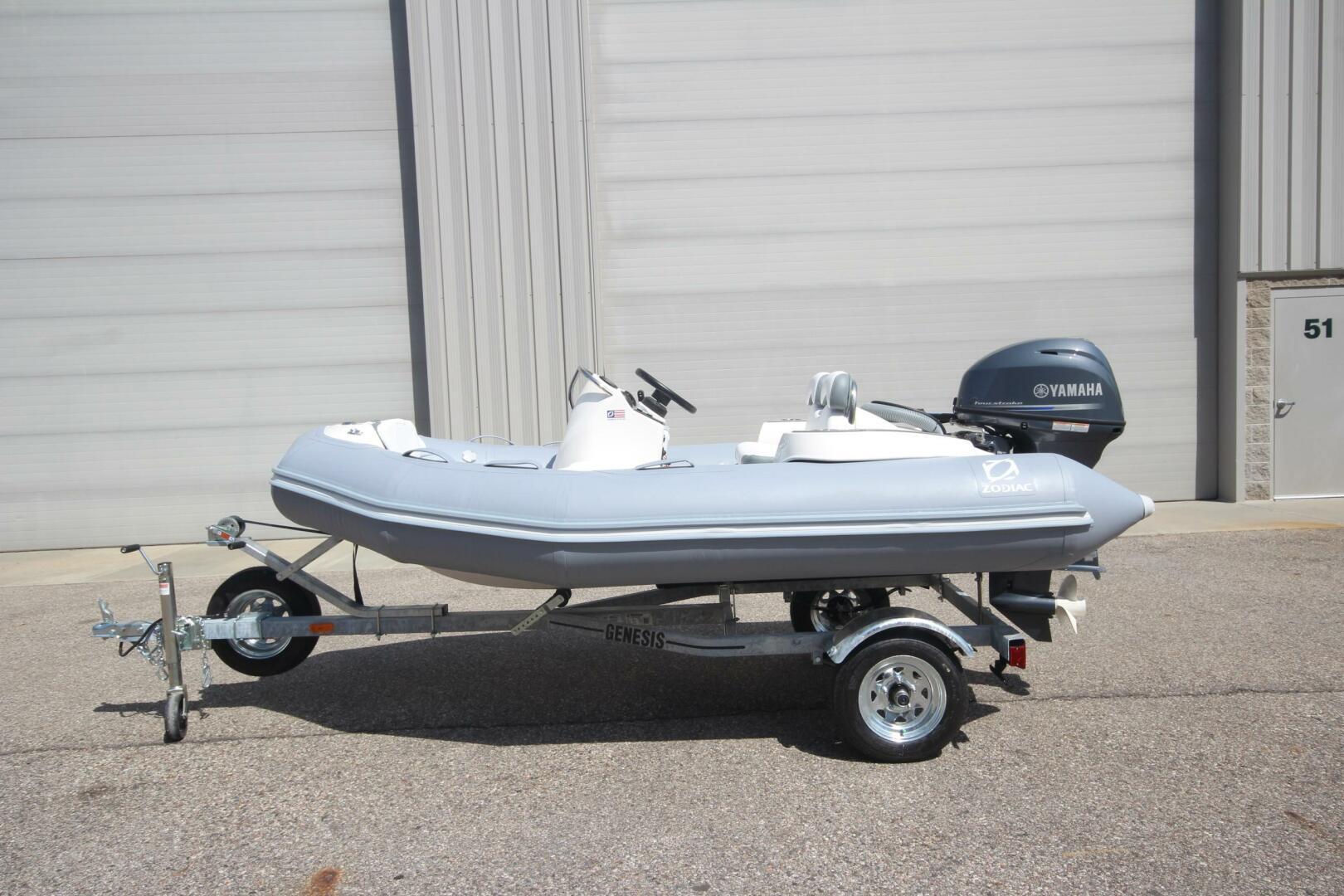 2025 Zodiac Yachtline 360 Deluxe PVC 490 in la salle MI