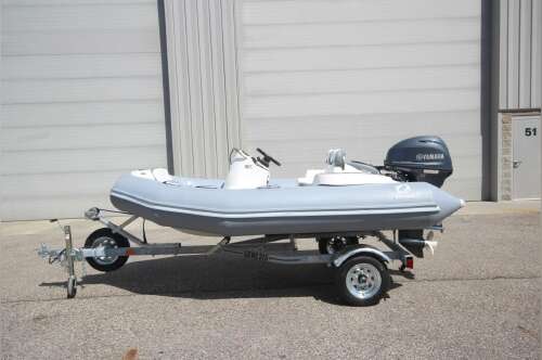 2025 Zodiac Yachtline 360 Deluxe PVC 490 in la salle MI