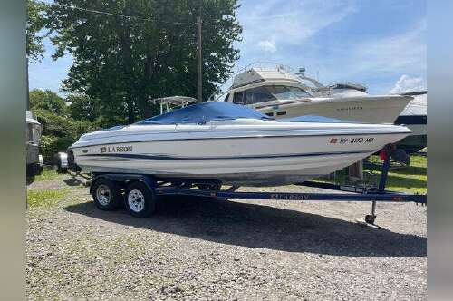 2004 Larson 210 SEI in sodus point NY