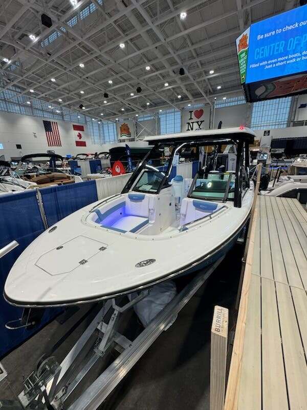 2026 Robalo Dual Console R 257 R317 in sodus point NY