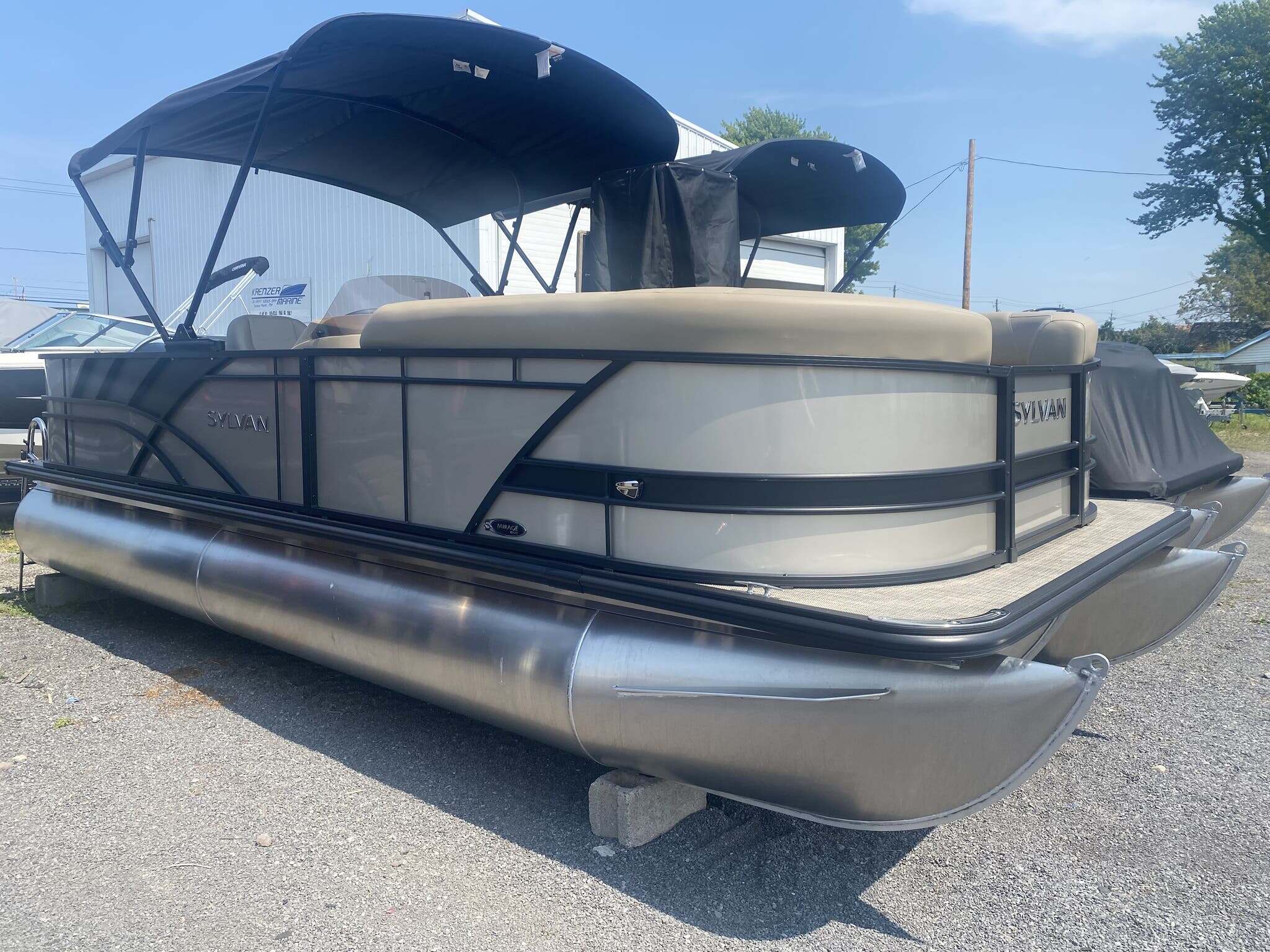 2026 Sylvan Mirage Cruise 8522 CLZ in sodus point NY