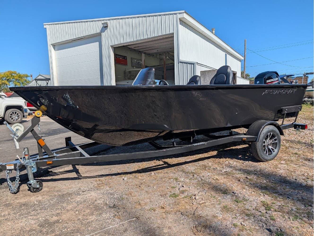 A photo of this 2026 Starcraft Marine Starfire 166 SC Midnight Edition