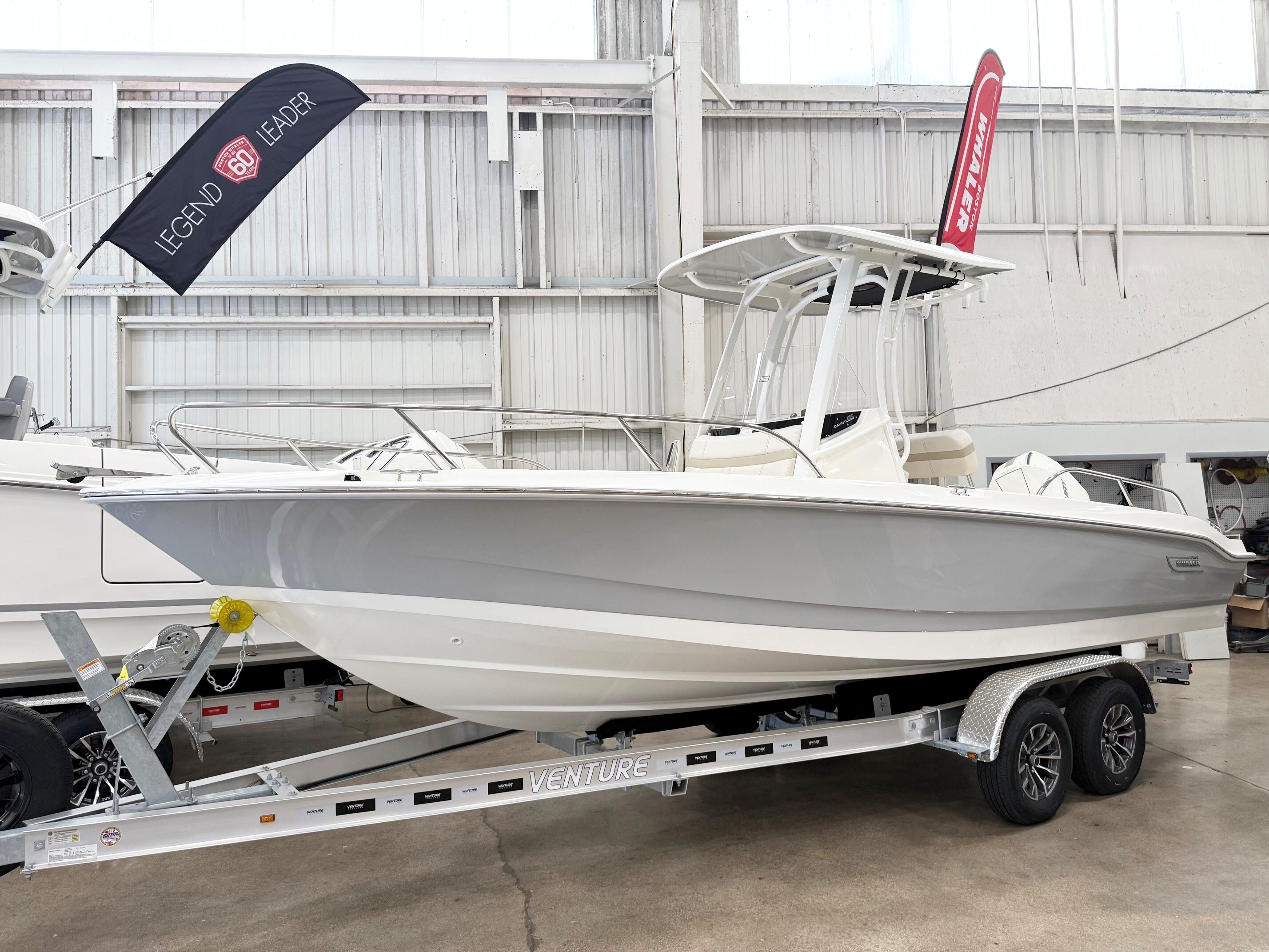2026 Boston Whaler 220 Dauntless in michigan city IN