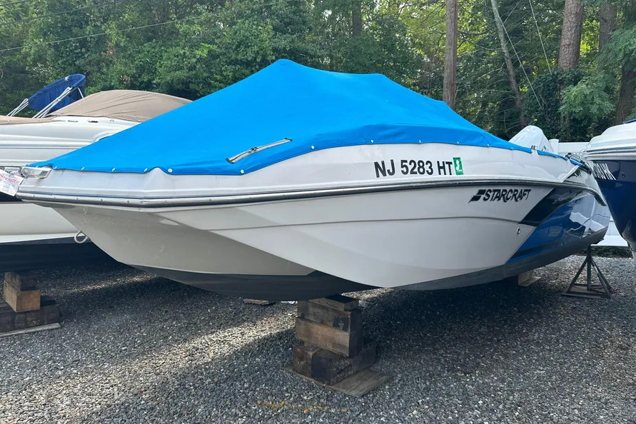 2023 Starcraft SVX 211 OB Deck Boat boat